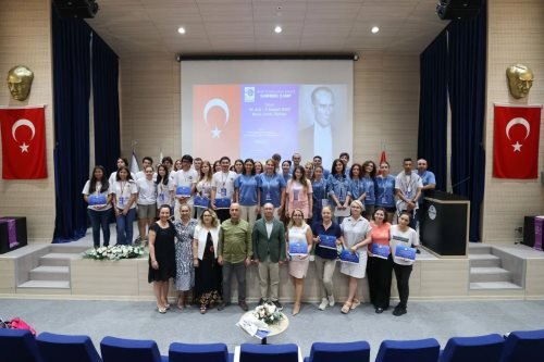 Buca’da Uluslararası Bilim Yaz Kampı sona erdi haberi görseli